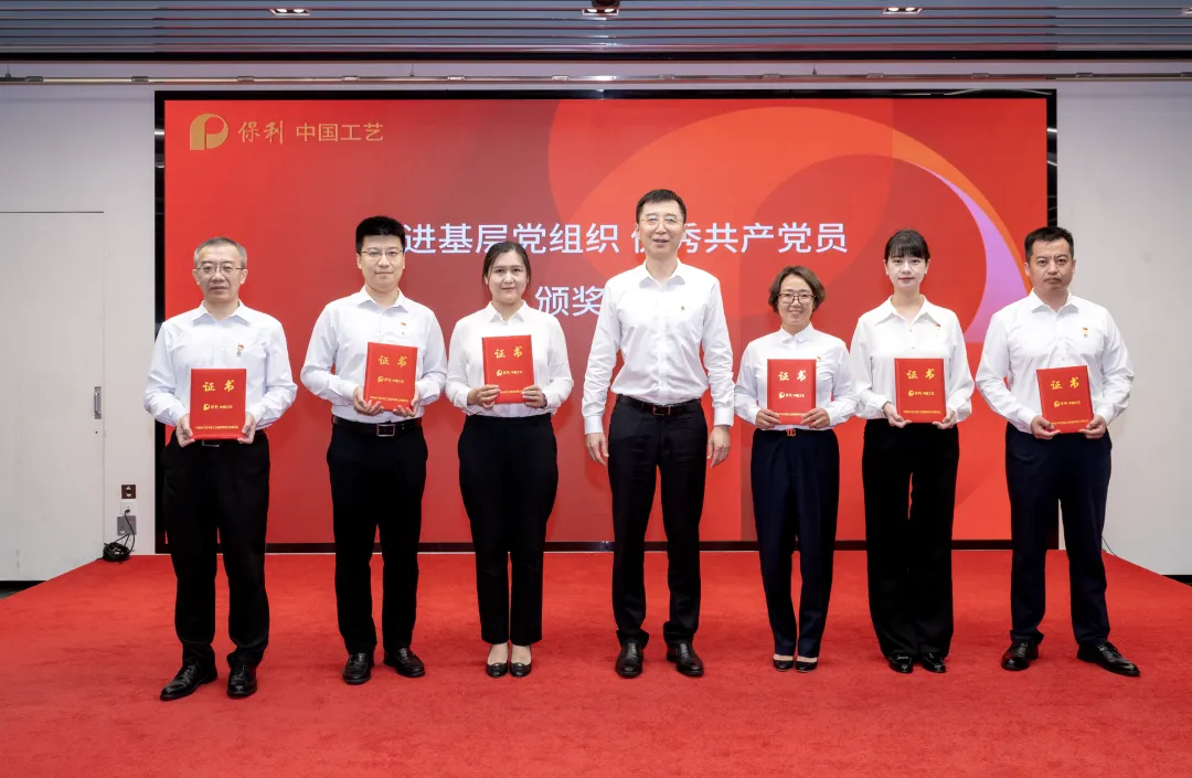 4b92a21159634b03b017af0b42c0fe56