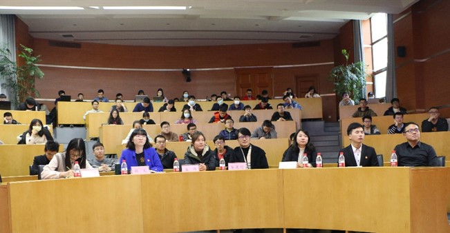 老哥俱乐部-老哥必备的交流社区