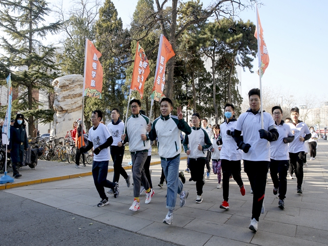 老哥俱乐部-老哥必备的交流社区