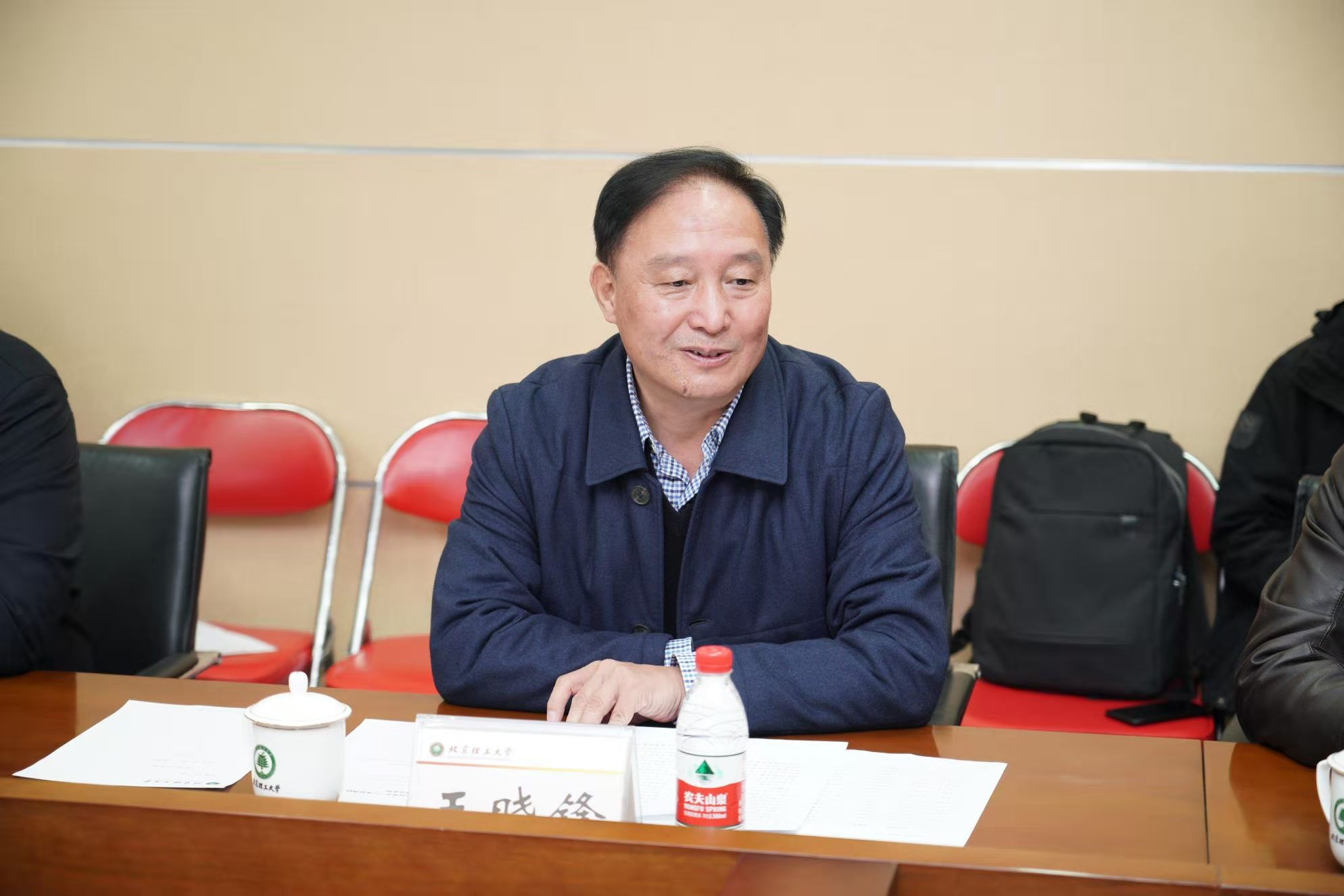 老哥俱乐部-老哥必备的交流社区