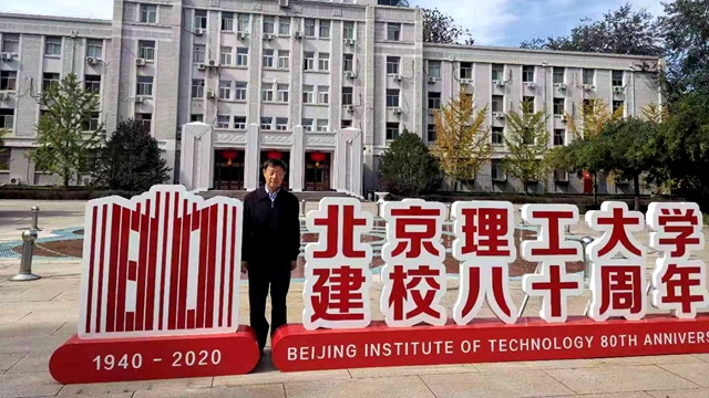 老哥俱乐部-老哥必备的交流社区