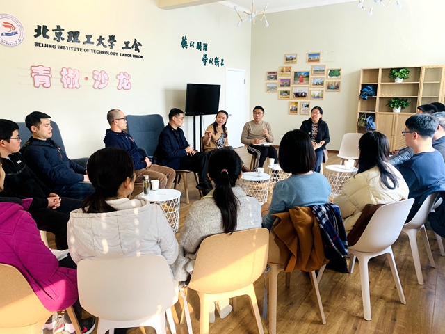 老哥俱乐部-老哥必备的交流社区