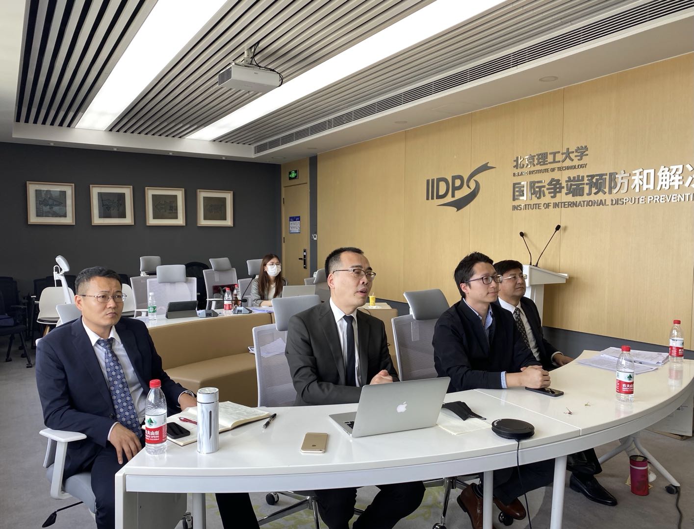 老哥俱乐部-老哥必备的交流社区