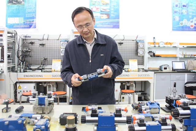 老哥俱乐部-老哥必备的交流社区