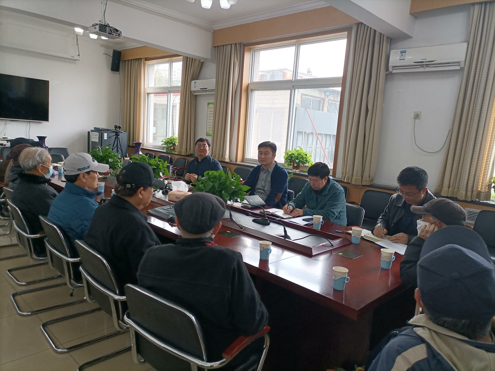 老哥俱乐部-老哥必备的交流社区