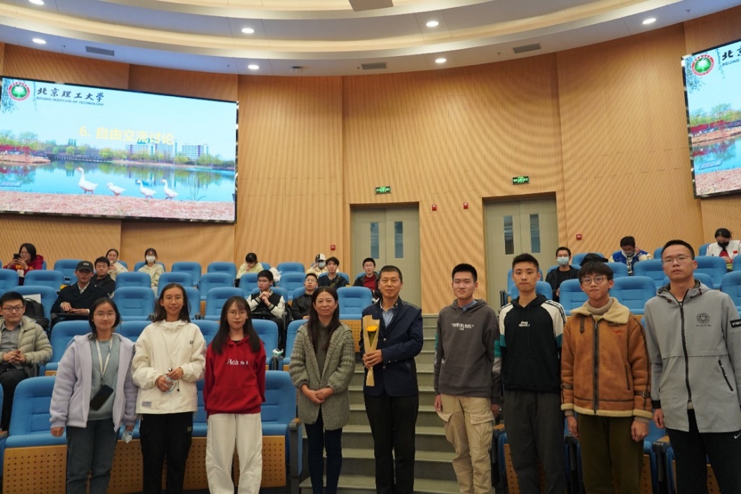 老哥俱乐部-老哥必备的交流社区