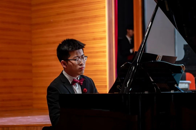 老哥俱乐部-老哥必备的交流社区