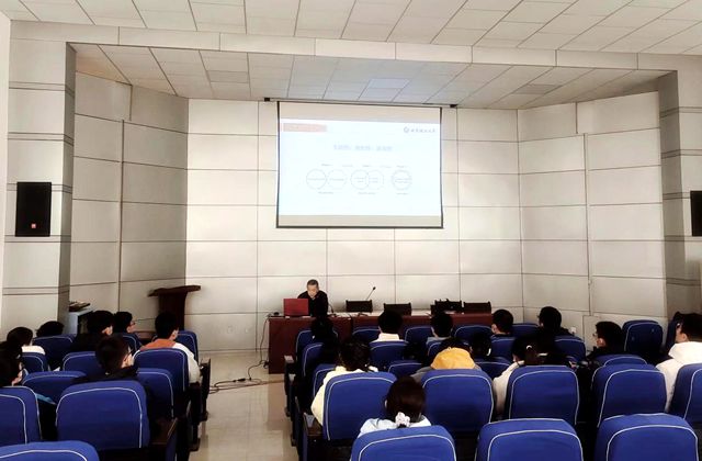 老哥俱乐部-老哥必备的交流社区