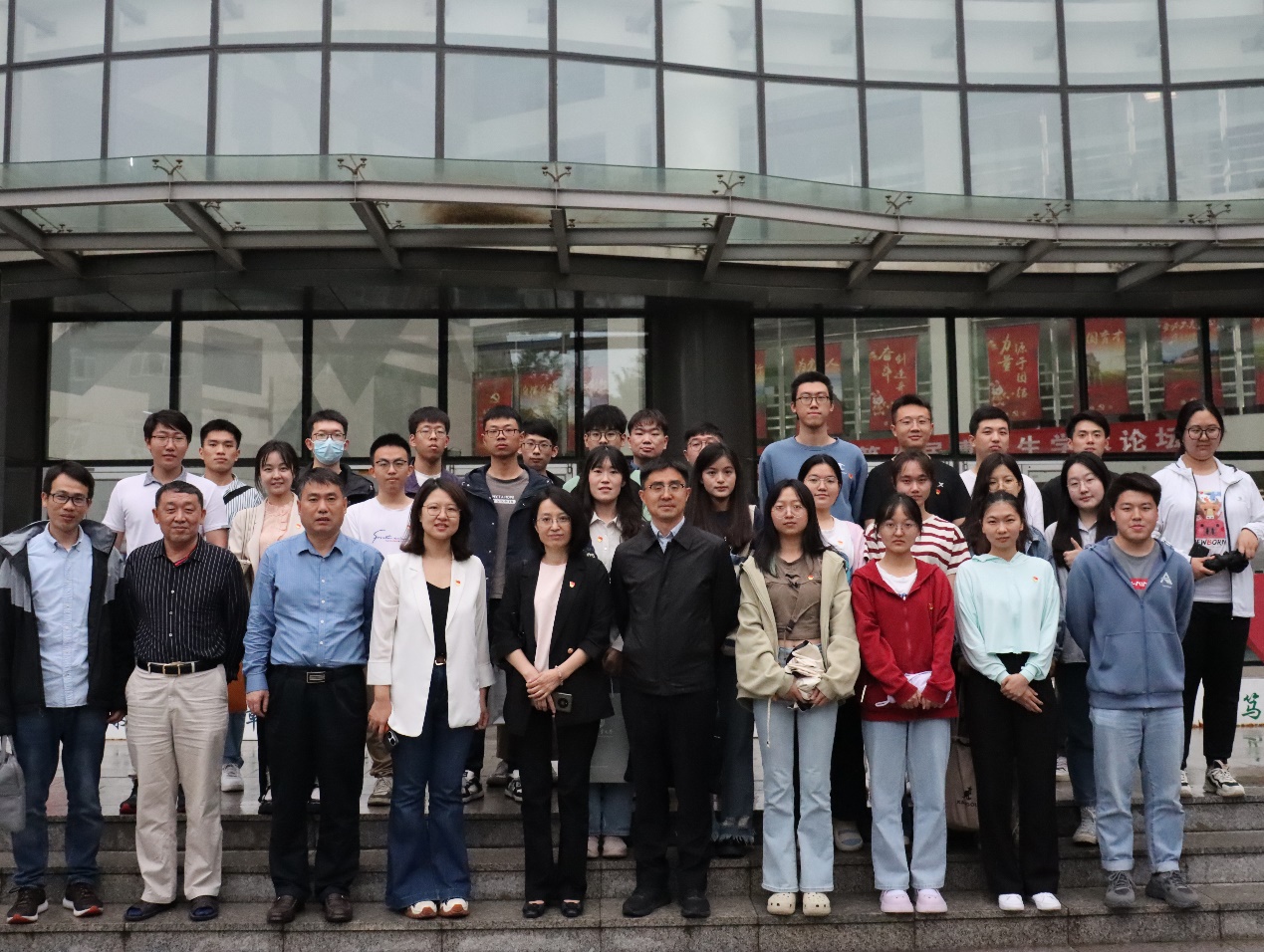 老哥俱乐部-老哥必备的交流社区