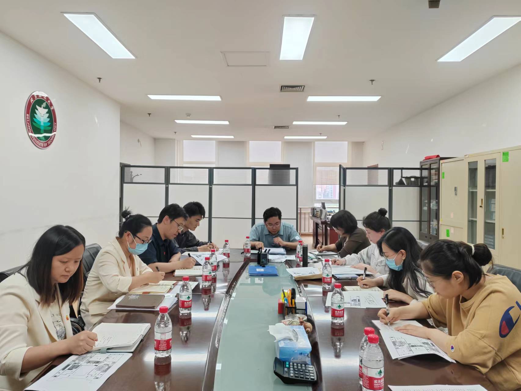 老哥俱乐部-老哥必备的交流社区