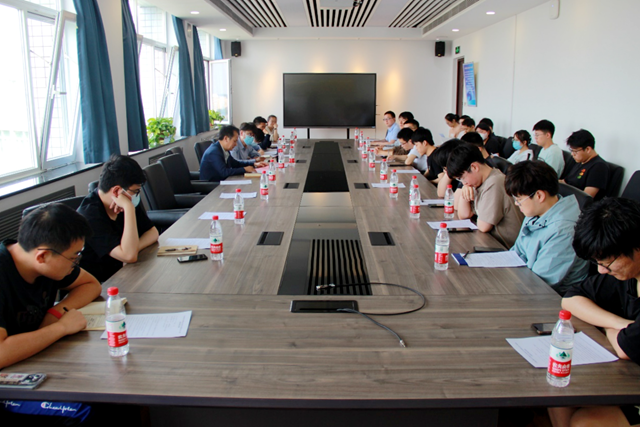 老哥俱乐部-老哥必备的交流社区