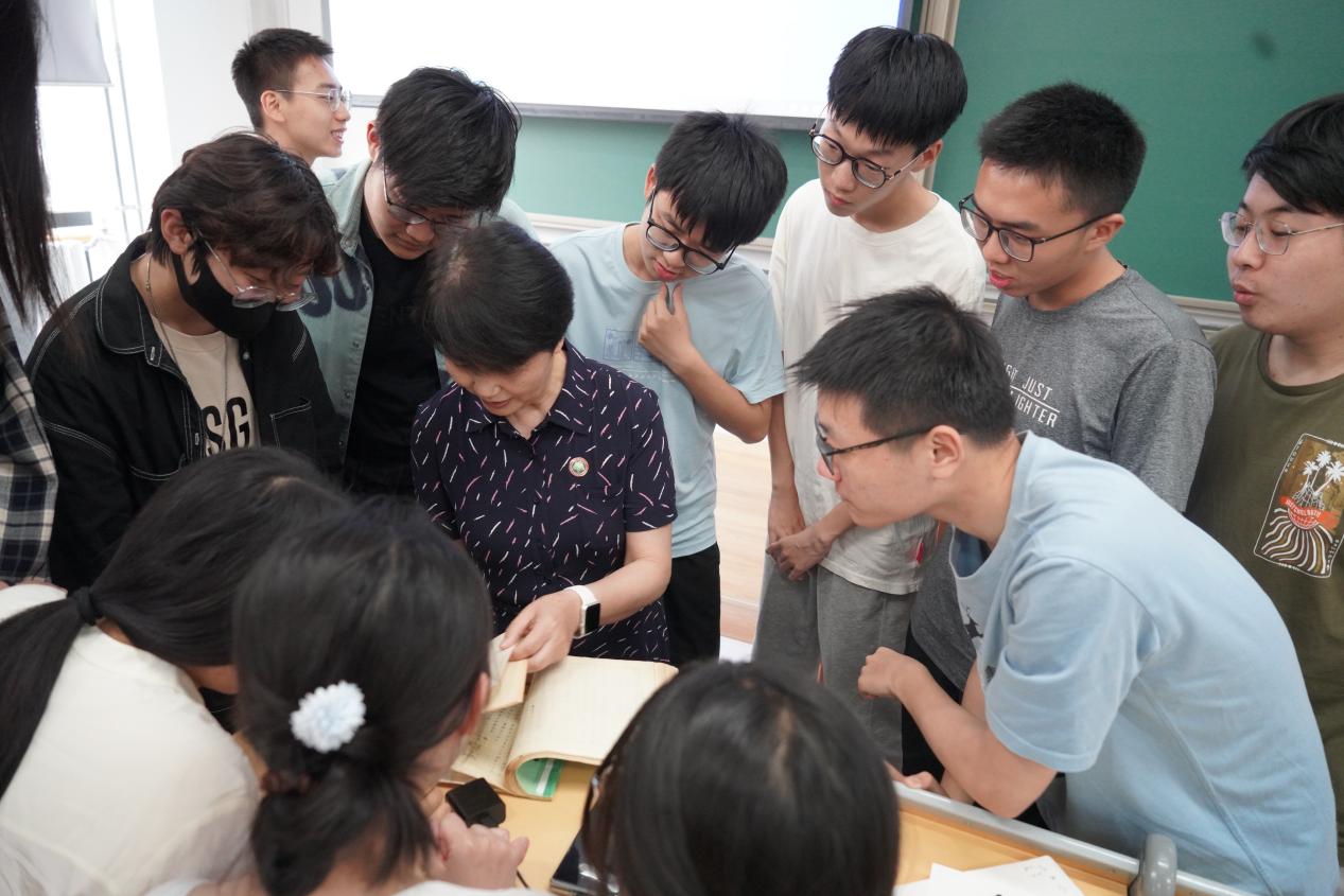 老哥俱乐部-老哥必备的交流社区