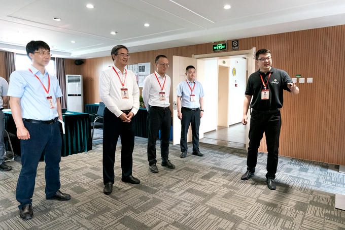 老哥俱乐部-老哥必备的交流社区