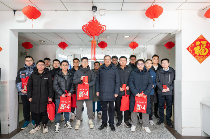 老哥俱乐部-老哥必备的交流社区