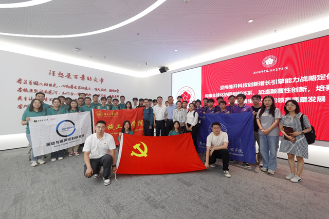 老哥俱乐部-老哥必备的交流社区