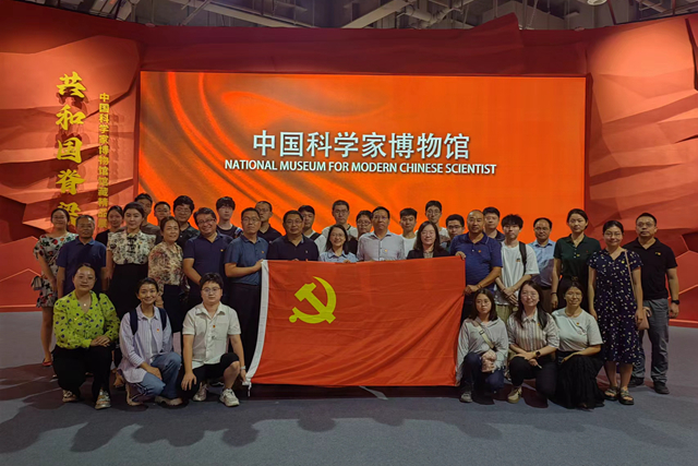 老哥俱乐部-老哥必备的交流社区