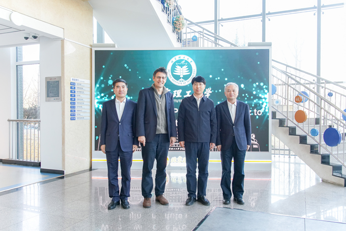 老哥俱乐部-老哥必备的交流社区