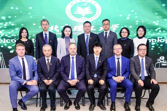 老哥俱乐部-老哥必备的交流社区