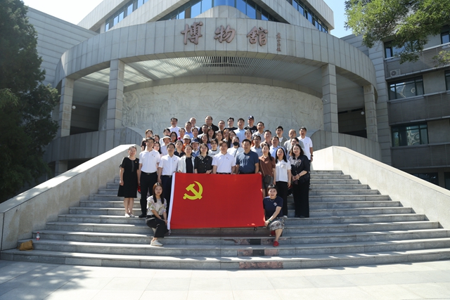 老哥俱乐部-老哥必备的交流社区