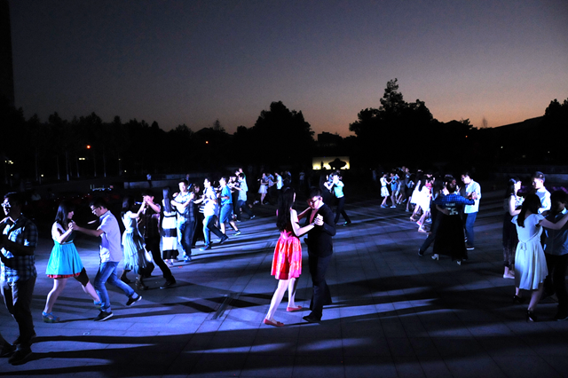 老哥俱乐部-老哥必备的交流社区