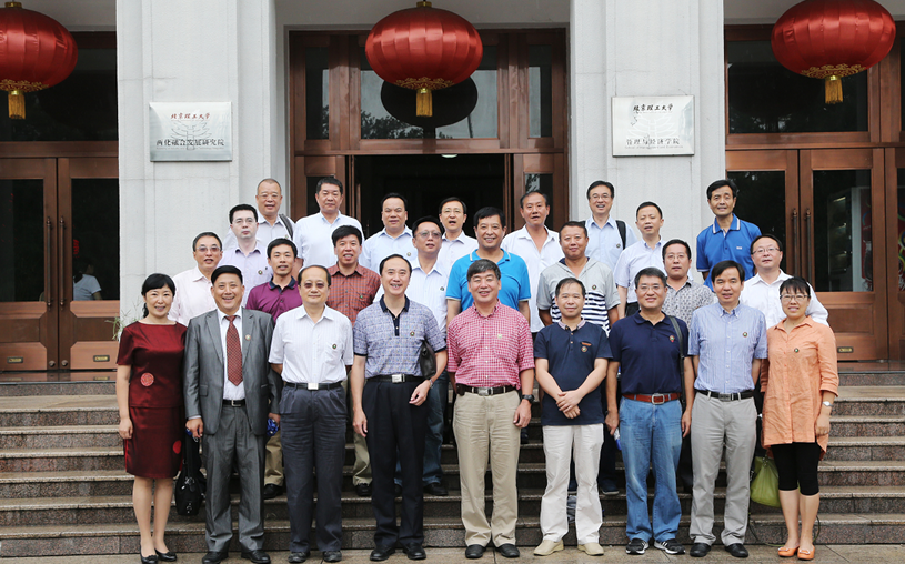 老哥俱乐部-老哥必备的交流社区