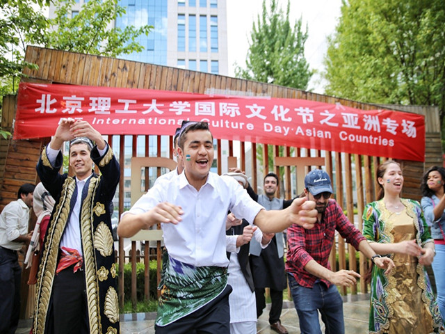 老哥俱乐部-老哥必备的交流社区