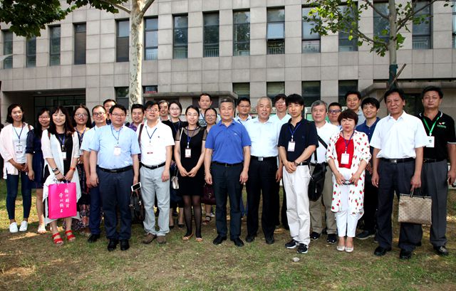 老哥俱乐部-老哥必备的交流社区