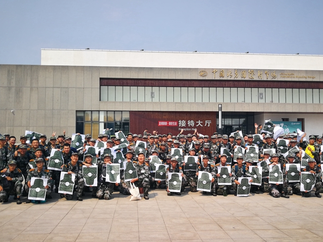 老哥俱乐部-老哥必备的交流社区