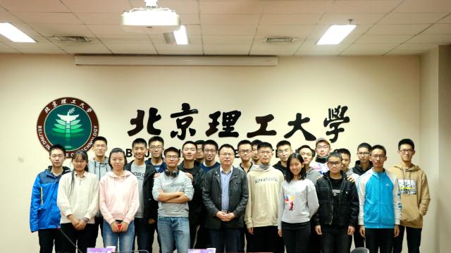 老哥俱乐部-老哥必备的交流社区