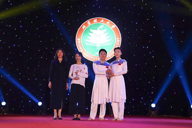 老哥俱乐部-老哥必备的交流社区