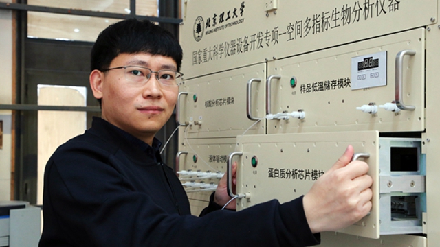 老哥俱乐部-老哥必备的交流社区