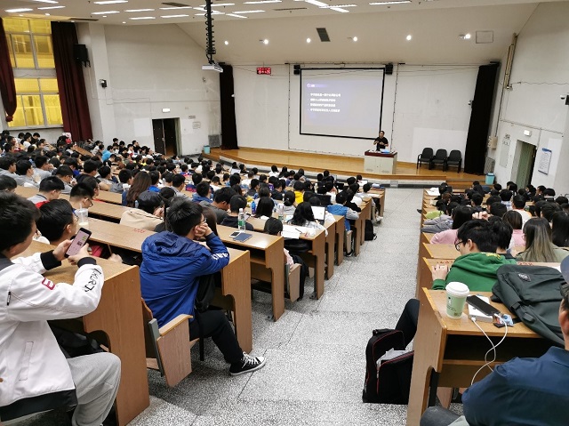 老哥俱乐部-老哥必备的交流社区