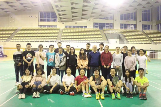 老哥俱乐部-老哥必备的交流社区