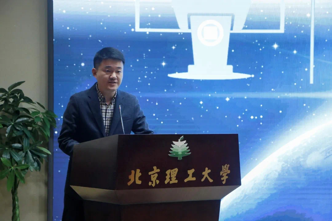 老哥俱乐部-老哥必备的交流社区