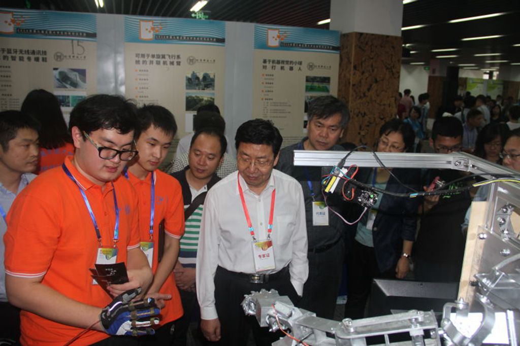 老哥俱乐部-老哥必备的交流社区