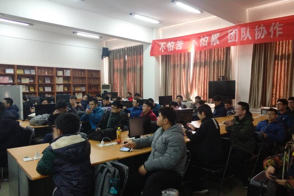 老哥俱乐部-老哥必备的交流社区