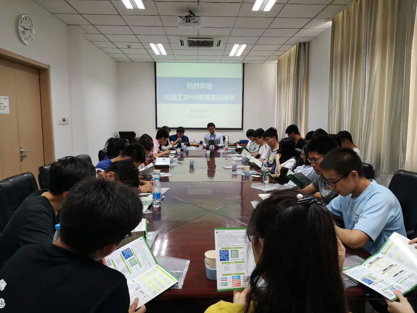 老哥俱乐部-老哥必备的交流社区