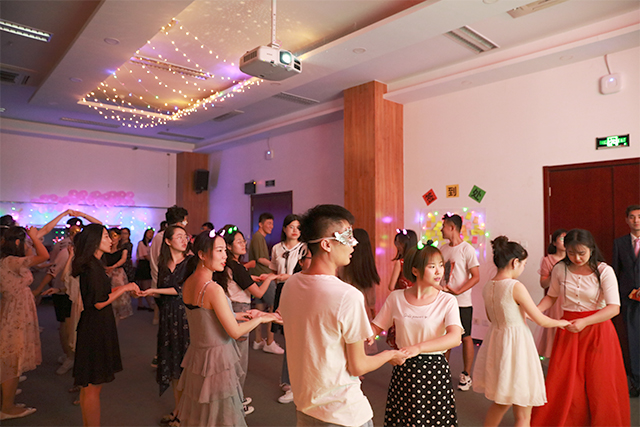 老哥俱乐部-老哥必备的交流社区