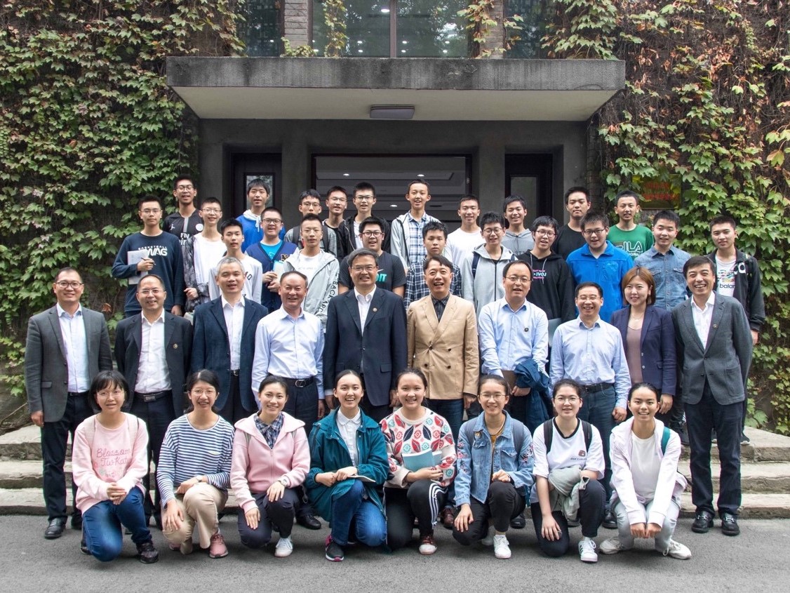 老哥俱乐部-老哥必备的交流社区