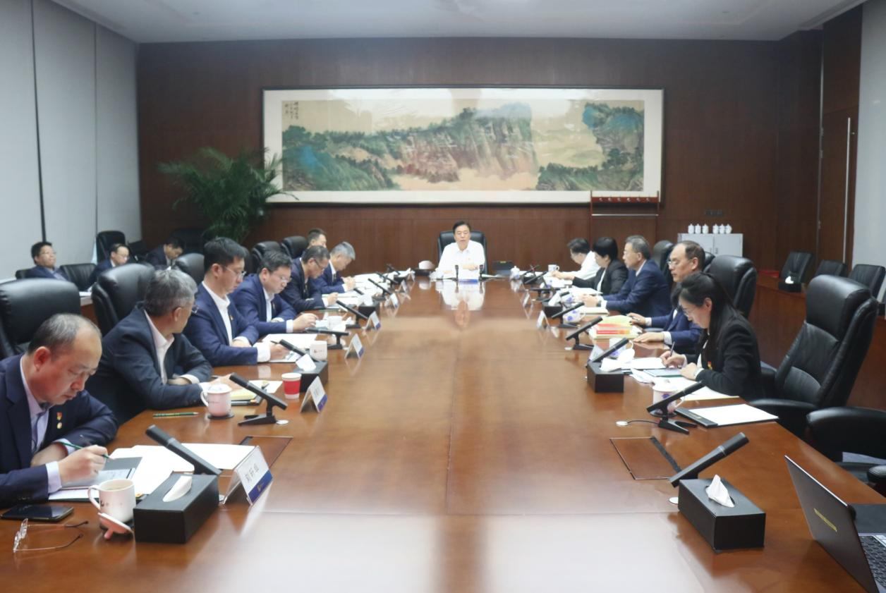 f529ee87175f4a74a5652e25e19e7527