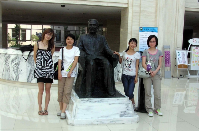 老哥俱乐部-老哥必备的交流社区