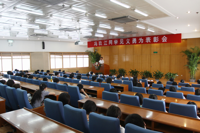 老哥俱乐部-老哥必备的交流社区