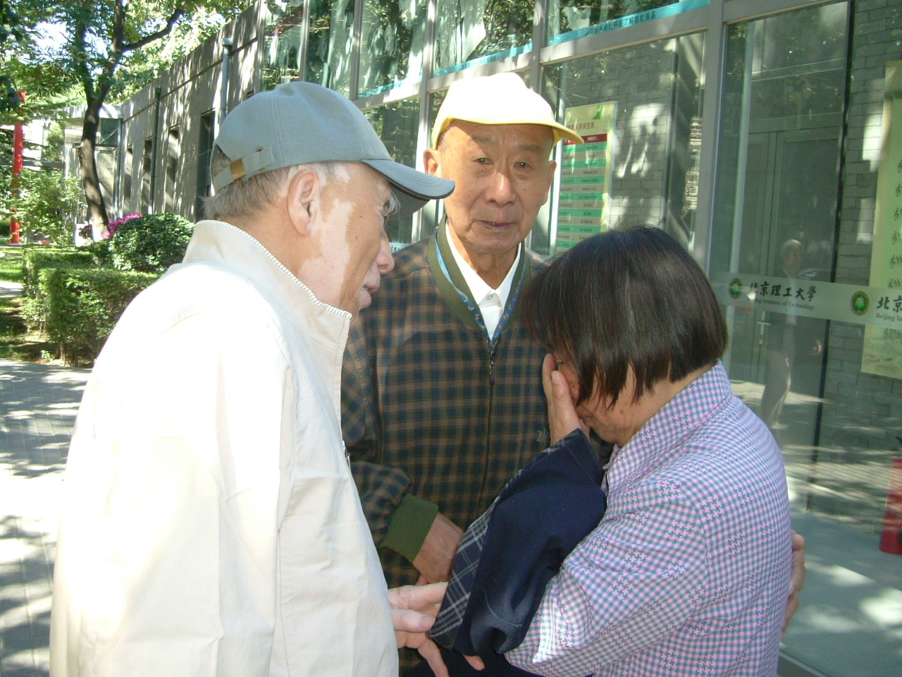 老哥俱乐部-老哥必备的交流社区