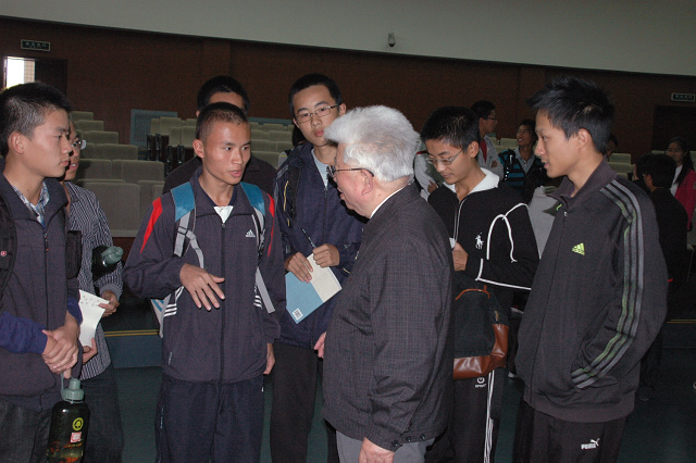 老哥俱乐部-老哥必备的交流社区