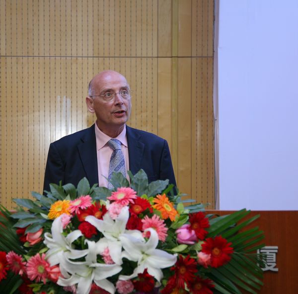 老哥俱乐部-老哥必备的交流社区