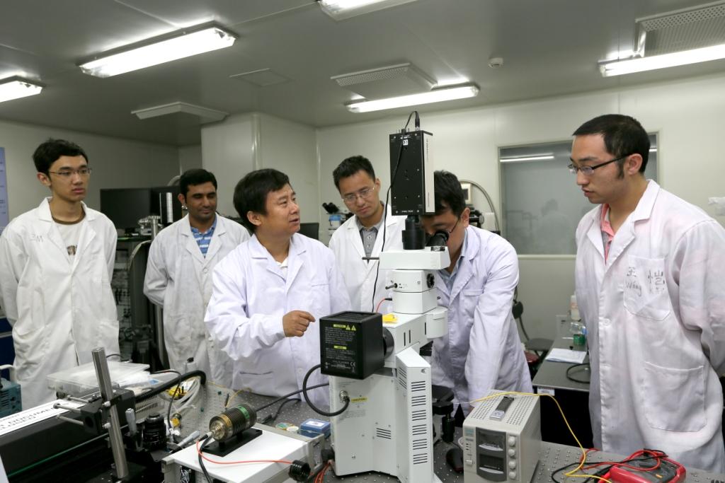 老哥俱乐部-老哥必备的交流社区