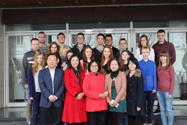 老哥俱乐部-老哥必备的交流社区