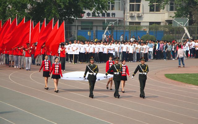 老哥俱乐部-老哥必备的交流社区