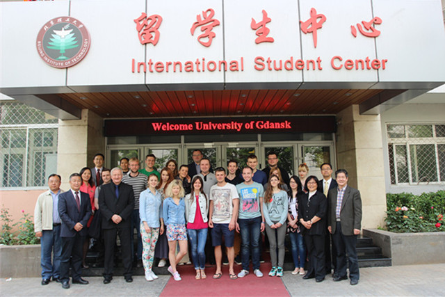 老哥俱乐部-老哥必备的交流社区