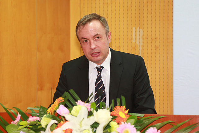 老哥俱乐部-老哥必备的交流社区